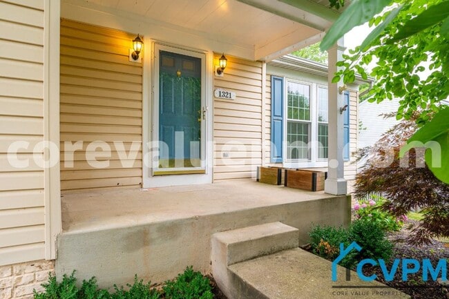 Building Photo - 1321 Treasure Dr
