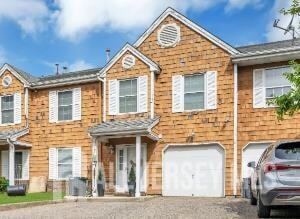 Building Photo - 19 Delavan Ct