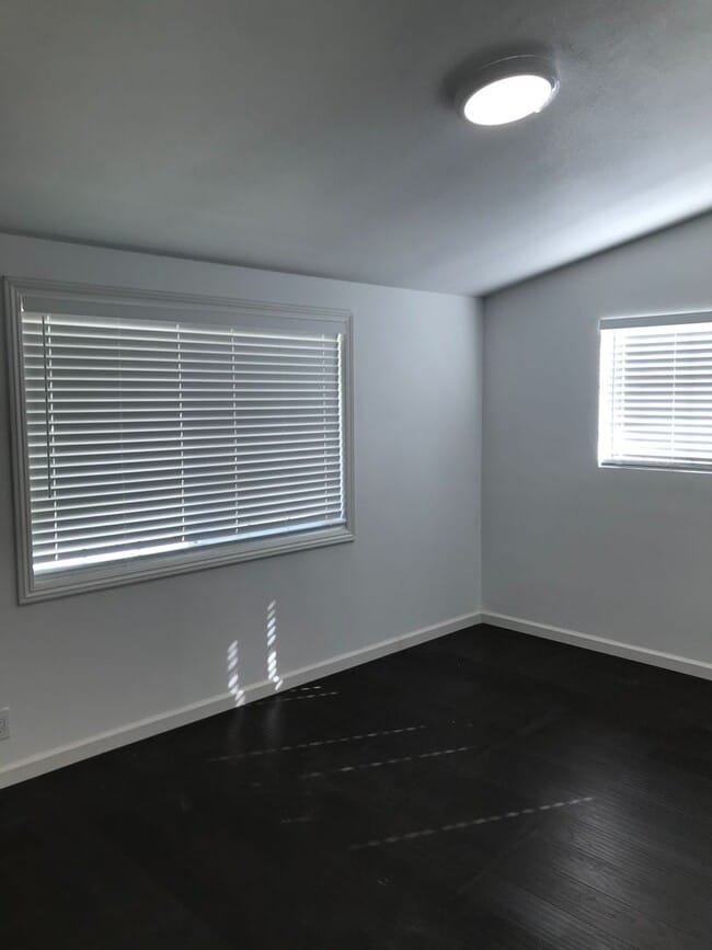 Building Photo - Aspen Ave - BLUE