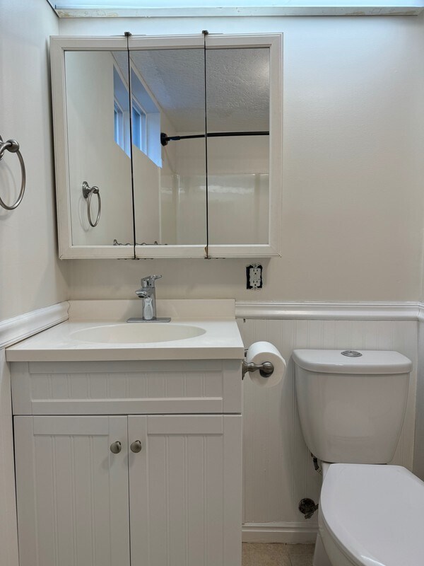 Building Photo - 1744 E Lahar Dr