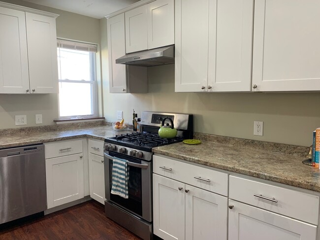 Building Photo - 5118 Dresden Way