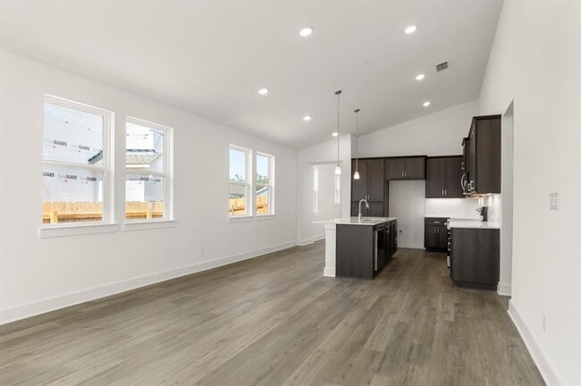 Building Photo - 1012 Yaupon Holly Dr