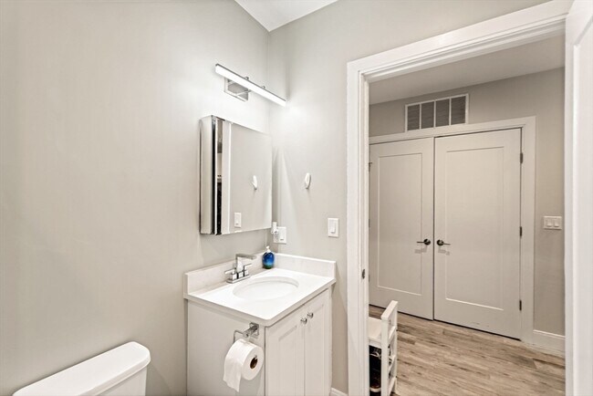 Building Photo - 1457 Tremont St