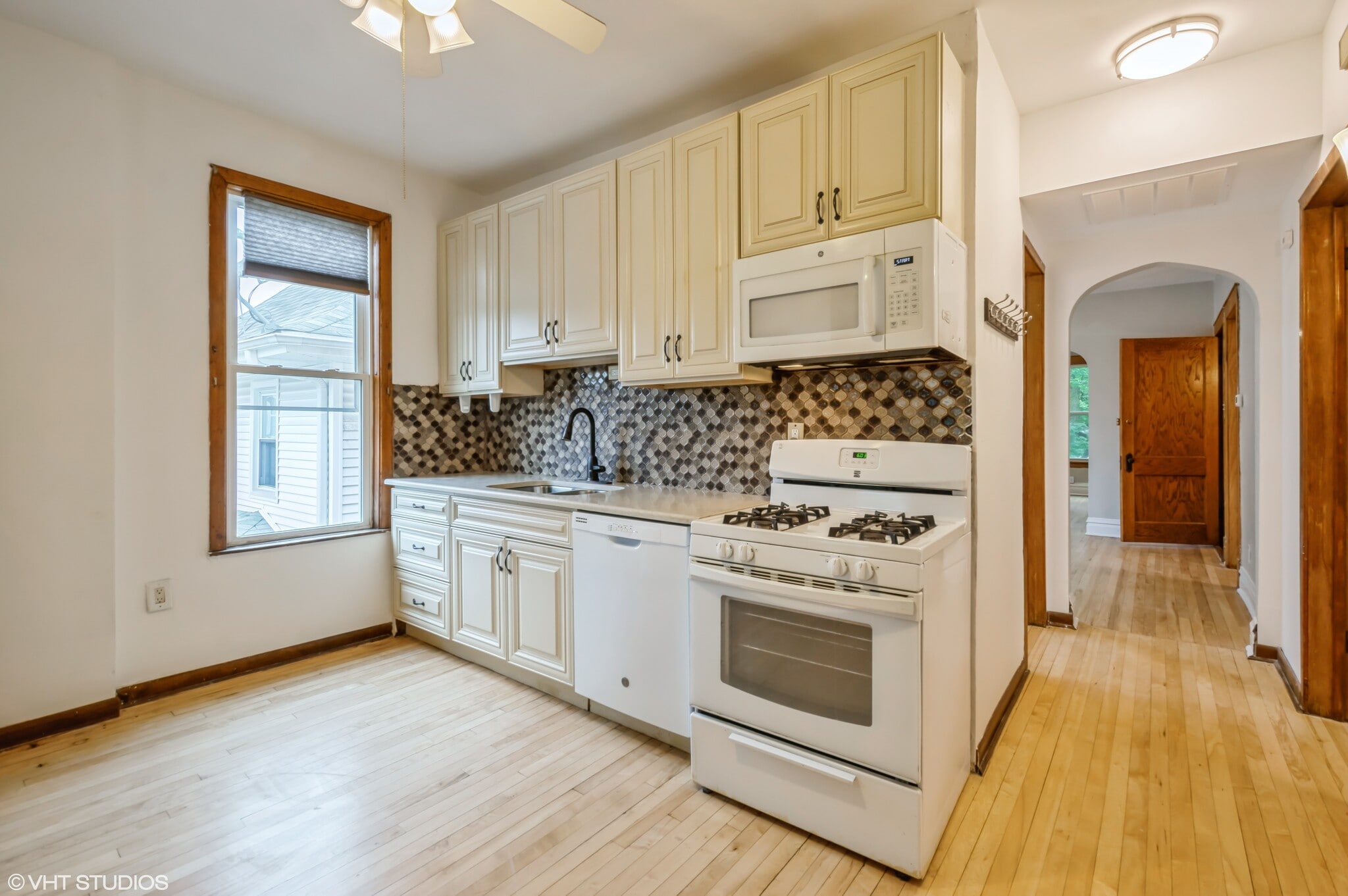 Kitchen Angle 1 - 5138 W Montrose Ave