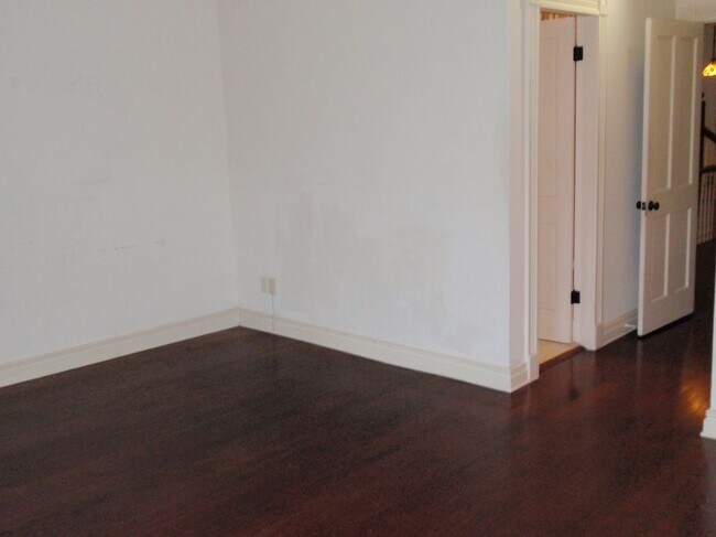 Building Photo - 2629 S Carrollton Ave
