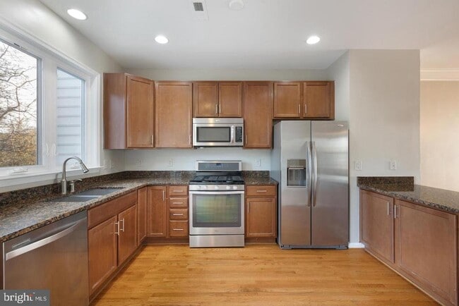 Building Photo - 42669 New Dawn Terrace