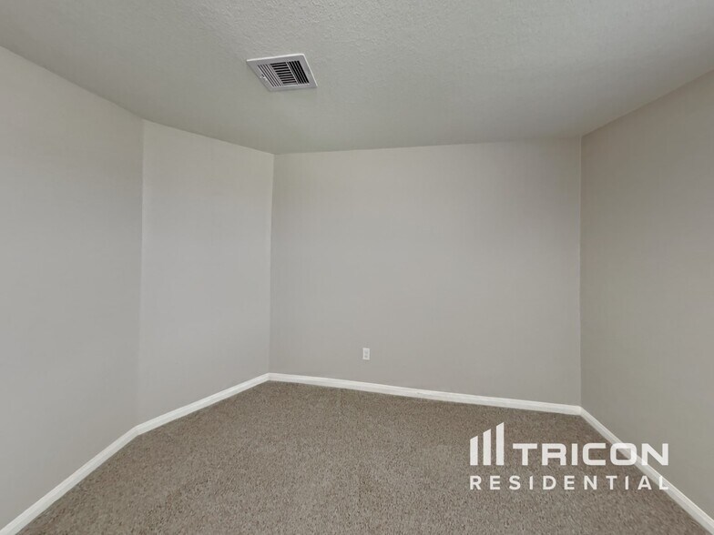 Building Photo - 2503 Regatta Ln