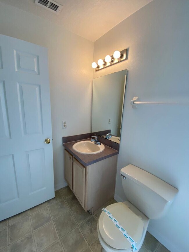 Building Photo - 4 Bedroom Pool Home in Davenport, FL