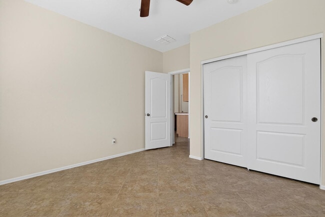 Building Photo - 18711 E Raven Dr