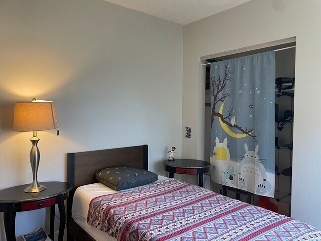 Building Photo - 1420-1426 Centre St