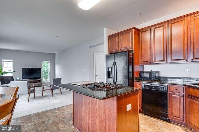 Building Photo - 7108 Roddy Ct