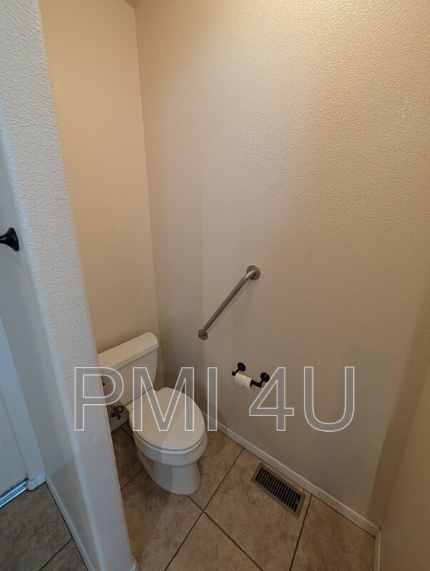 Building Photo - 12612 Carmel Ct NE