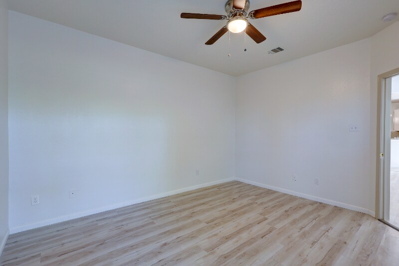 Building Photo - 10302 Buffum St