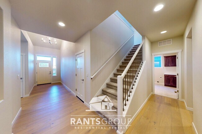 Building Photo - Brand New Home! Beautiful Steilacoom Ridge Home! Easy freeway access!