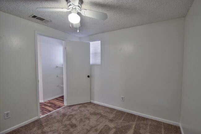 Building Photo - 2002