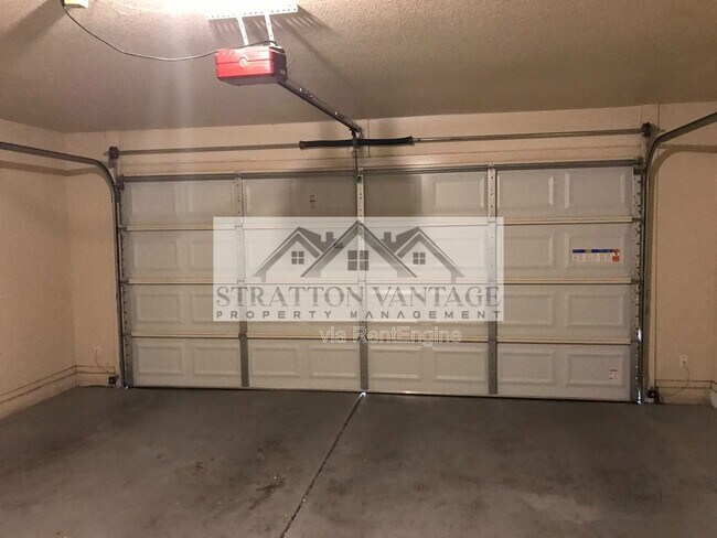 Building Photo - 2643 S 84th Gln