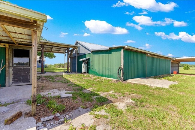 Building Photo - 3/2 Farm Home on 18.25 acres