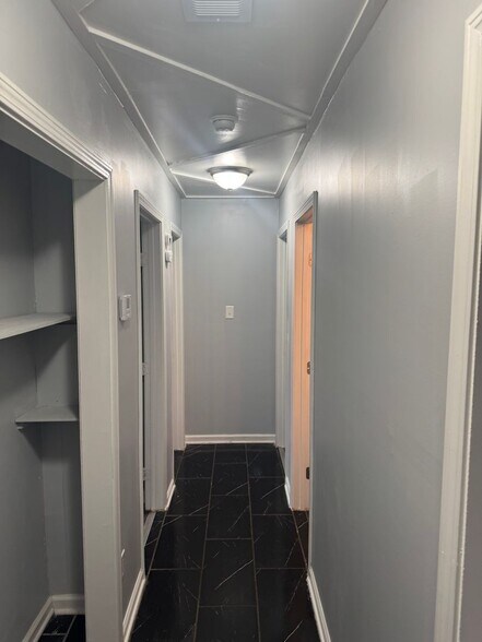 Building Photo - 710 Hudson St