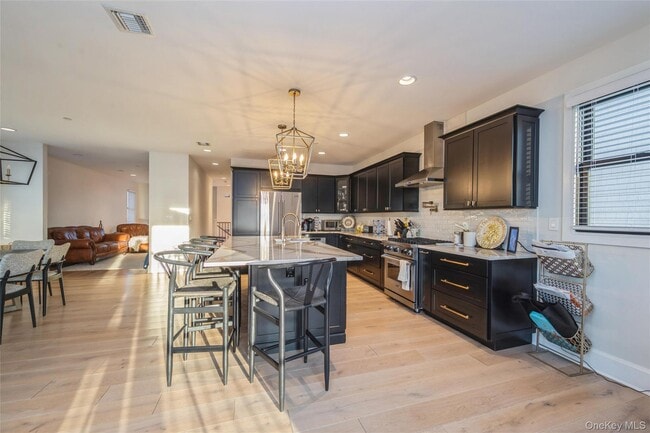 Building Photo - 400 Shore Rd