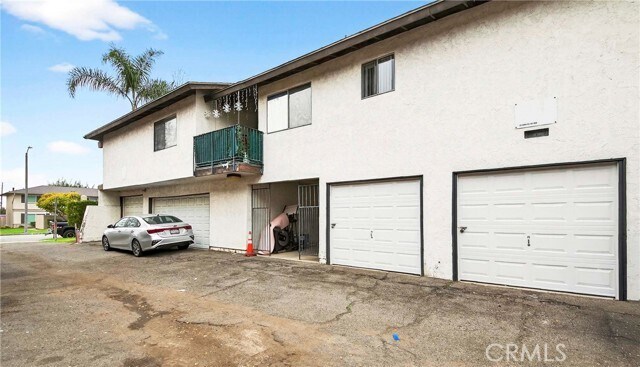 Building Photo - 160 Greentree Ln