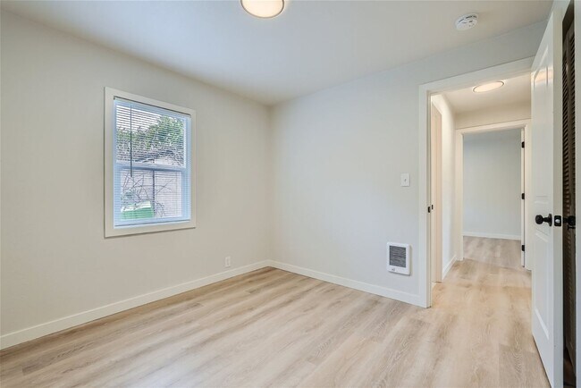 Building Photo - New Price!! Newly Remodeled 2BR/1BA House ...