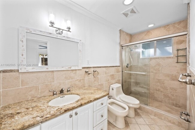 Building Photo - 4400 SW 9th Ln