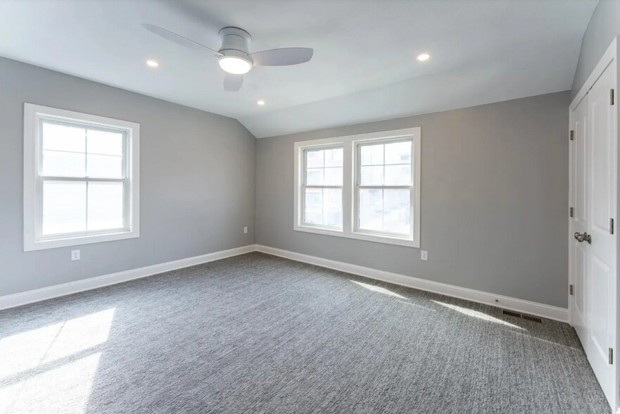 Building Photo - 4462 Broadway Blvd