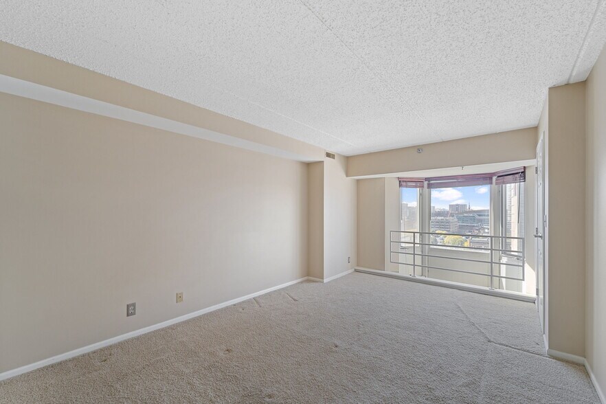 Building Photo - 270 E Highland Ave
