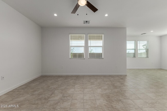 Building Photo - 9173 S Palo Verde Dr