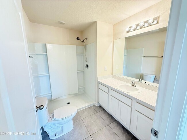 Building Photo - 523 Spanish Oaks Way