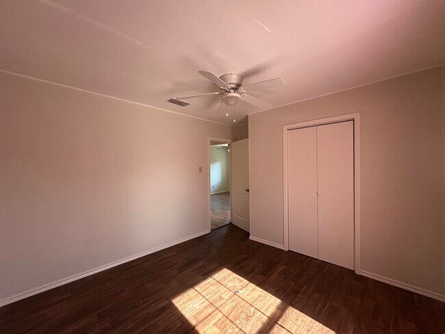 Building Photo - 3004 Musser St