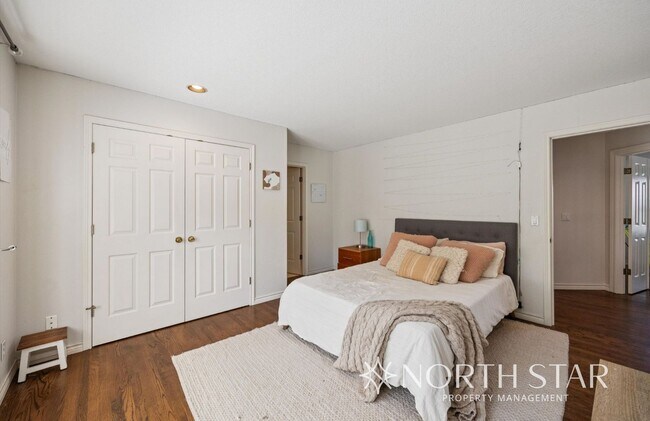 Building Photo - Beautiful Home with Mountain Views in the ...