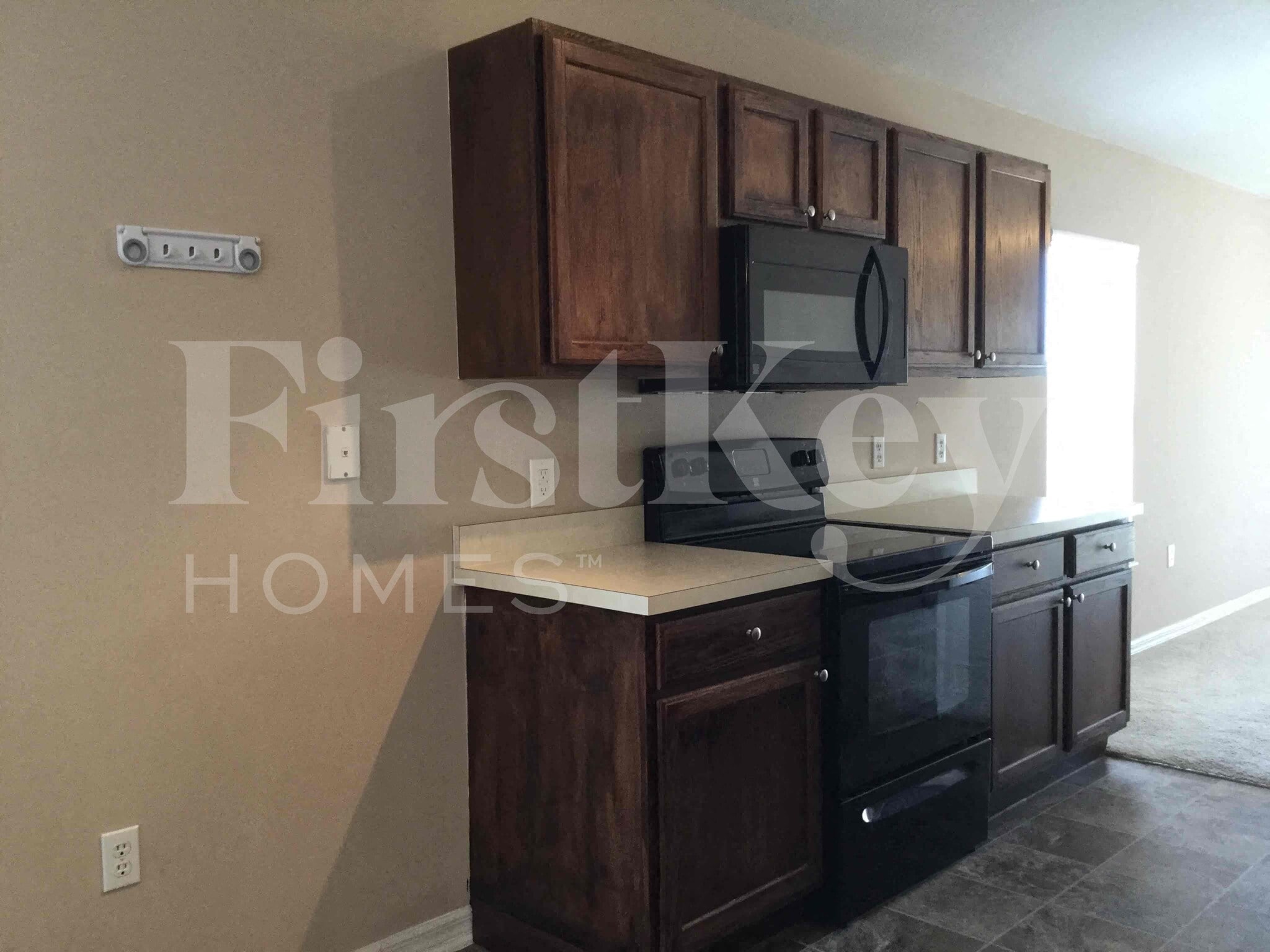 Building Photo - 425 Hammerstone Ave