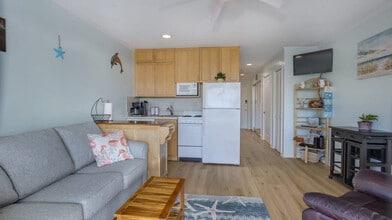 Building Photo - 23 S Forest Beach Dr