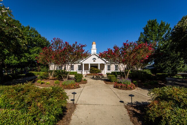 Building Photo - Wonderfully Updated 4BD/2.5BA Cul-de-Sac Home!