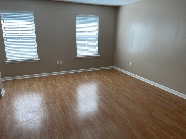 Building Photo - 2864 Waterbrook Way