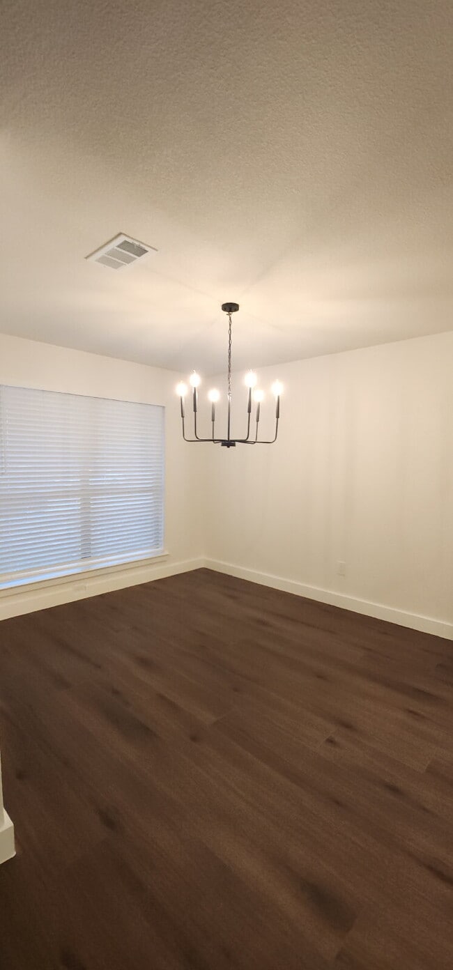 Building Photo - 1112 Concord Dr