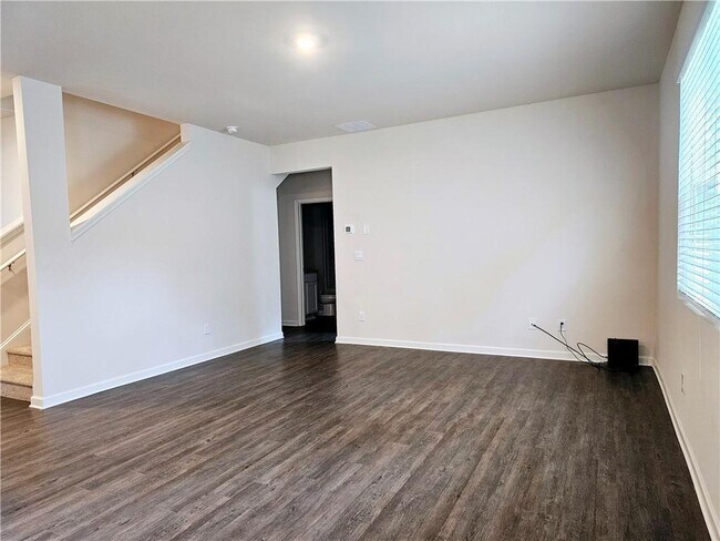 Building Photo - 306 Walnut Grv Wy