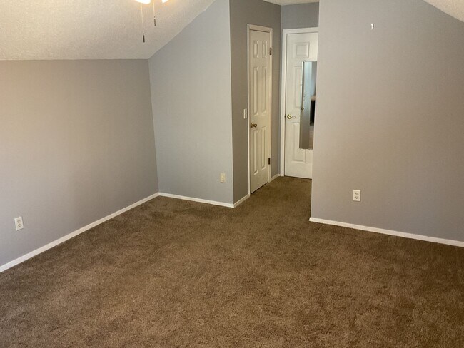 Building Photo - Spacious & Stylish Home in Bluewater Bay!