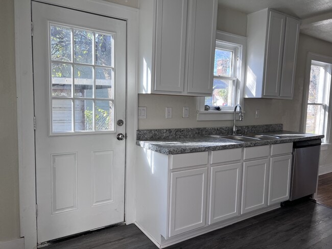 Building Photo - 1008 NW 31st St