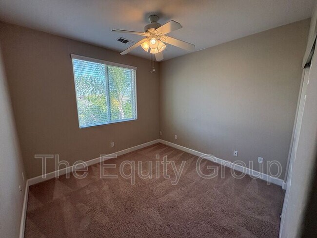 Building Photo - 3116 W Buena Vista Ave