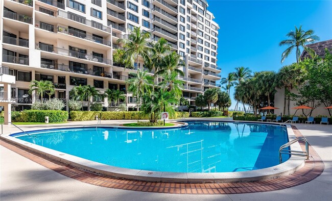 Building Photo - 540 Brickell Key Dr