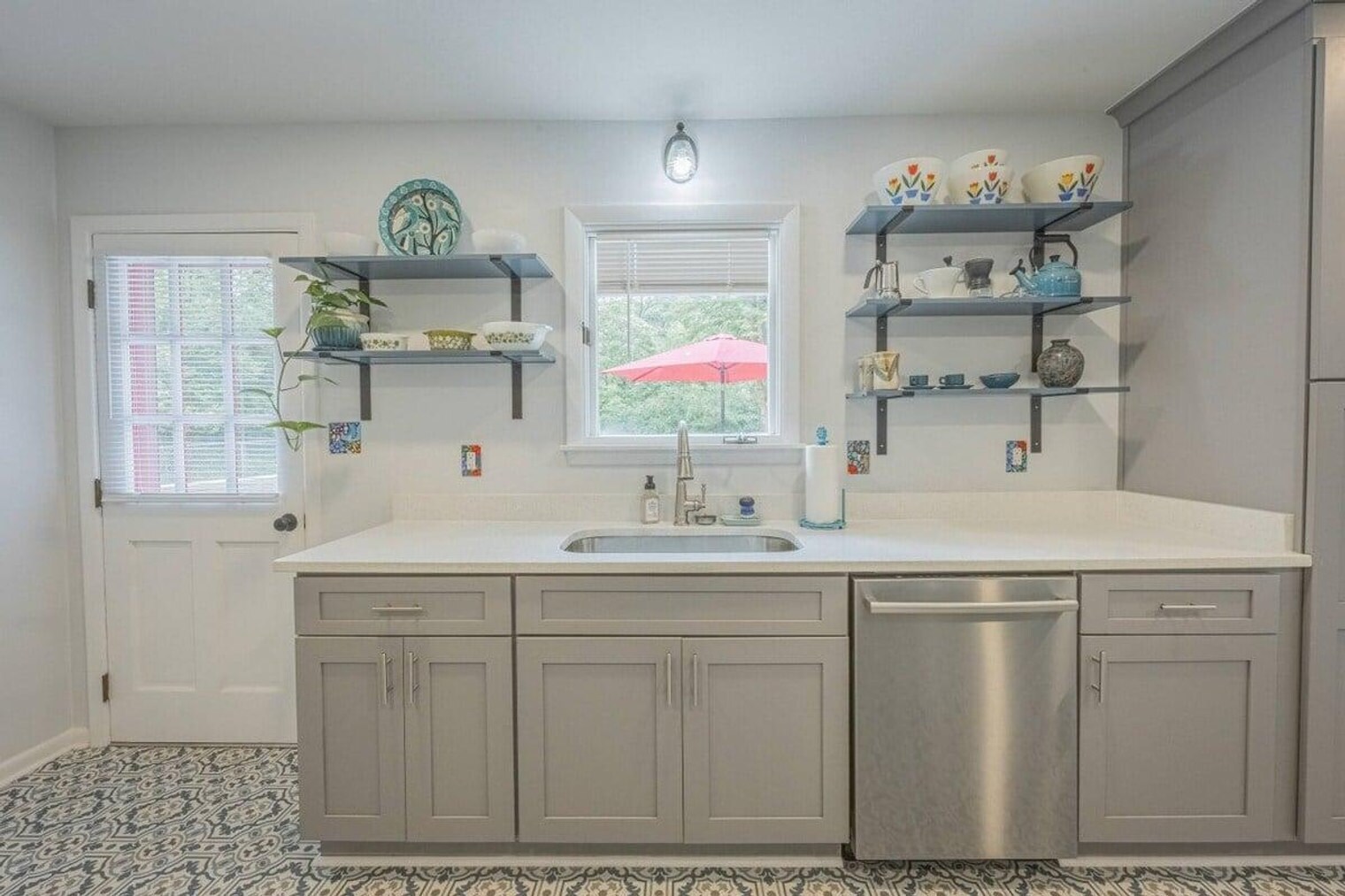 Building Photo - 635 Rivermont Rd