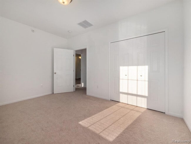 Building Photo - 964 W Summerfield Gln Cir