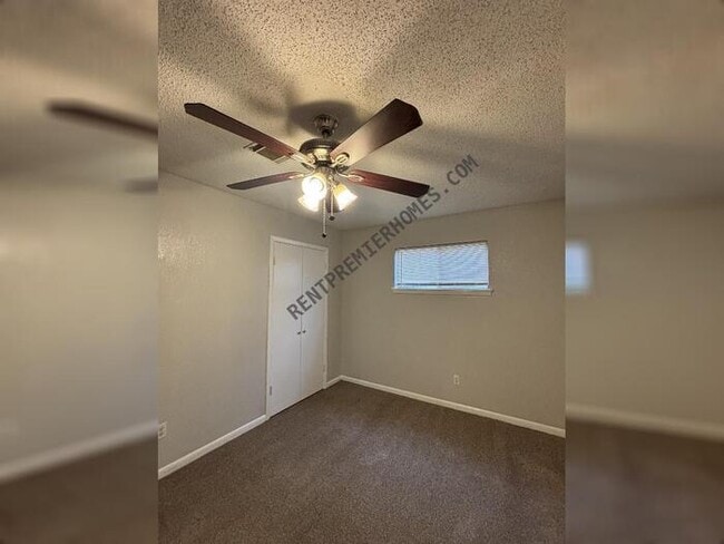 Building Photo - 2607 Elkhart Dr