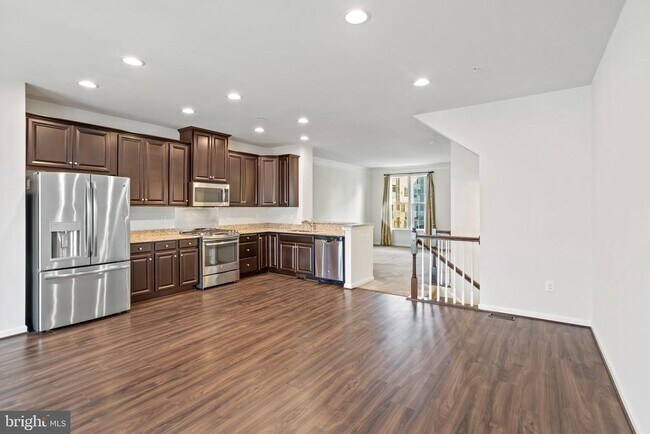 Building Photo - 6405 Walcott Ln
