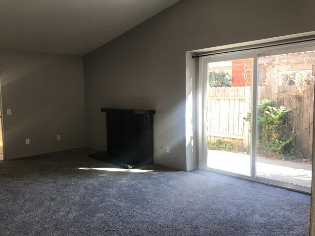 Building Photo - Colton Home in Cooley Ranch w/ Gardener Included