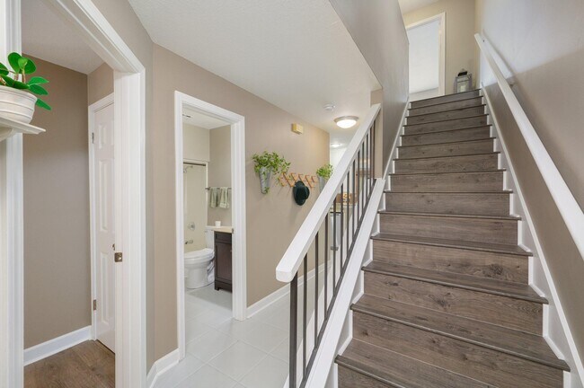 Building Photo - 208 Westlake Ct