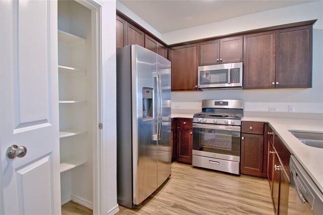 Building Photo - 2233 Forgetmenot Ln