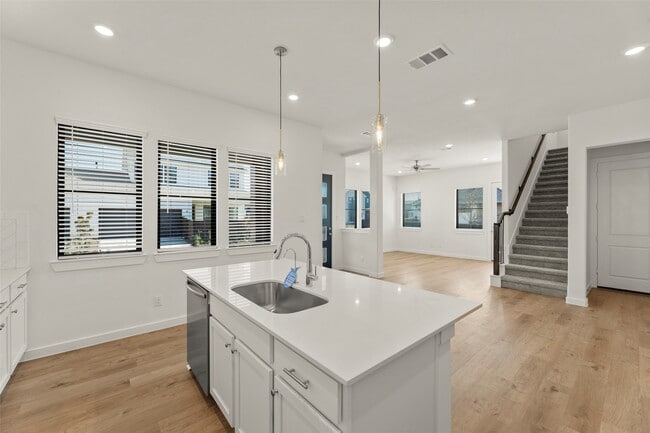 Building Photo - 3335 Verdant Ln